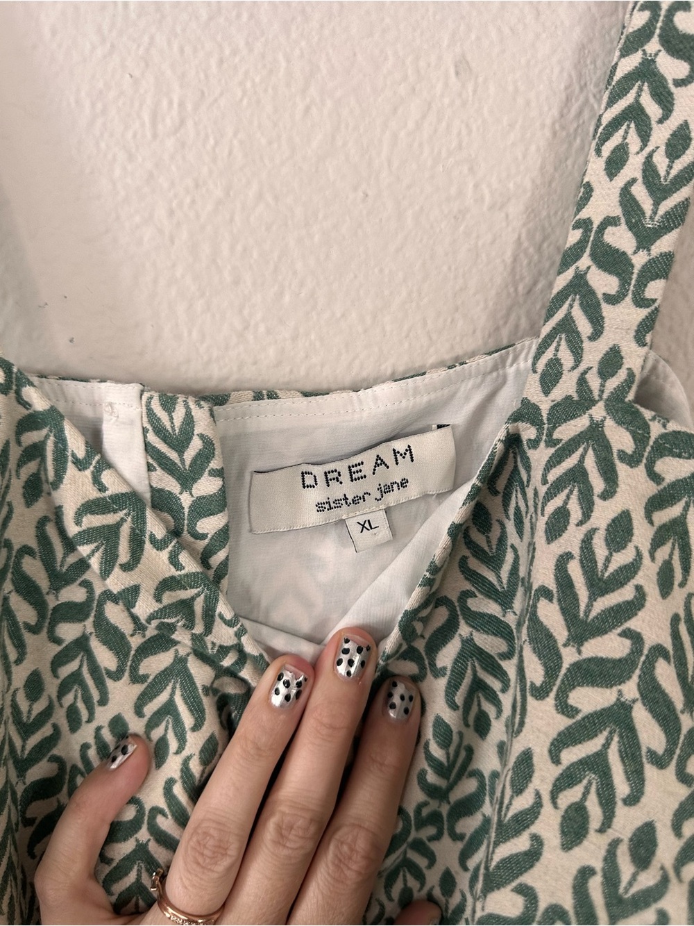 Dream Sister Jane XL Hi-lo Tank Top, Peacock Print Green and White